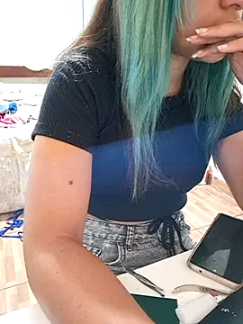 Snapshot of euahotmarii20 chatting on 10/15/25, 11:21 euahotmarii20 online show from 10/15/25, 11:21