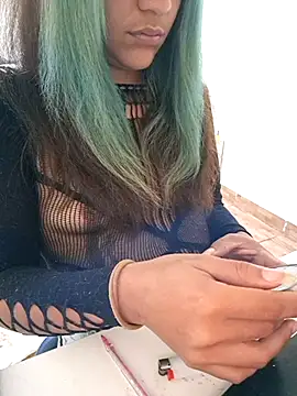 Snapshot of euahotmarii20 chatting on 10/18/25, 02:58 euahotmarii20 online show from 10/18/25, 02:58