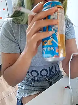 euahotmarii20 online show from 11/20/25, 04:45