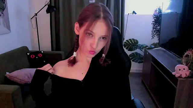 JenniferKiim online show from 10/15/25, 12:05