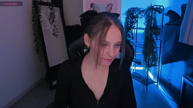 JenniferKiim online show from 10/27/25, 10:30