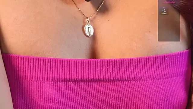 Snapshot of amy_greene chatting on 09/12/25, 11:43 amy greene online show from 09/12/25, 11:43