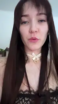 Snapshot of Veliora chatting on 02/05/26, 10:42 Veliora online show from 02/05/26, 10:42