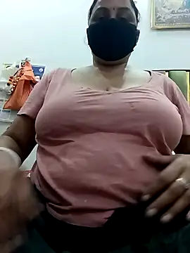 Snapshot of Rakhi_sawant143 chatting on 10/24/25, 10:00 Rakhi sawant143 online show from 10/24/25, 10:00