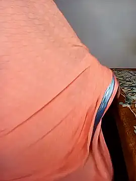 Snapshot of Oh_011 chatting on 02/18/26, 03:52 Oh 011 online show from 02/18/26, 03:52