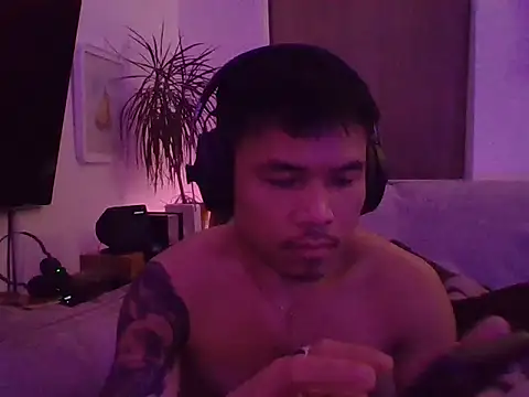 Snapshot of sessiontoyboy chatting on 01/15/26, 02:05 sessiontoyboy online show from 01/15/26, 02:05