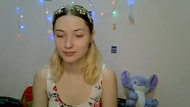  kikiclark   online show from 09/09/25, 06:29