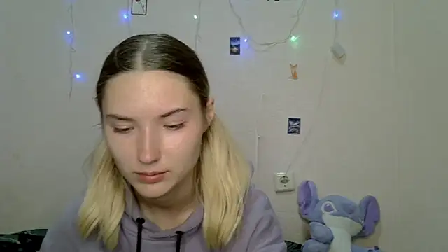  kikiclark   online show from 09/14/25, 08:41