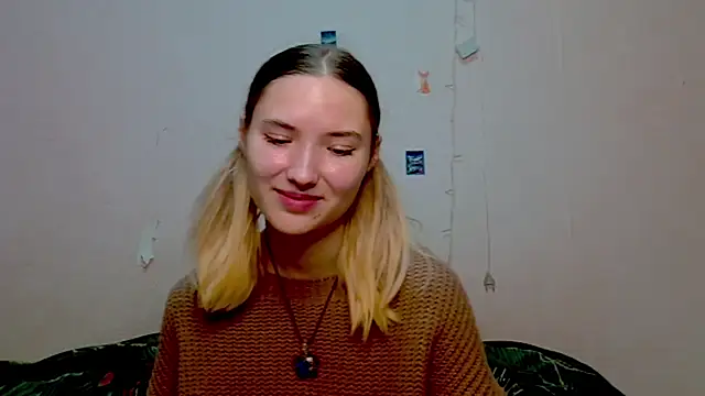  kikiclark   online show from 10/08/25, 08:06