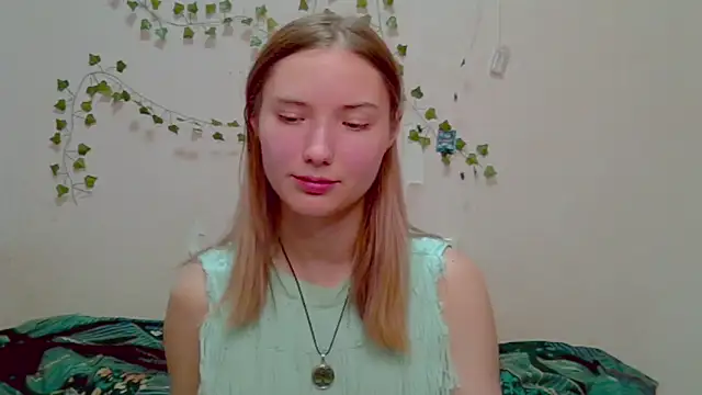  kikiclark   online show from 11/28/25, 08:55