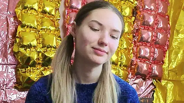  kikiclark   online show from 03/18/26, 12:19