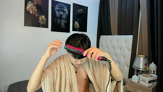 xxxhugecocktwinkxxx online show from 11/22/25, 05:01