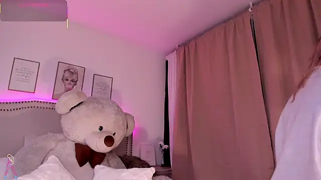 Mayajhons online show from 12/17/25, 11:27