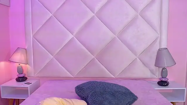 Miaa Smithh   online show from 10/23/25, 11:31