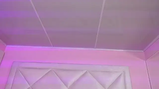 Miaa Smithh   online show from 10/25/25, 12:34