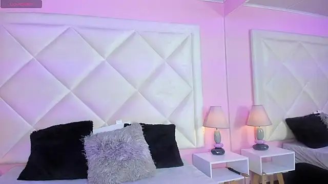 Miaa Smithh   online show from 03/31/26, 11:32