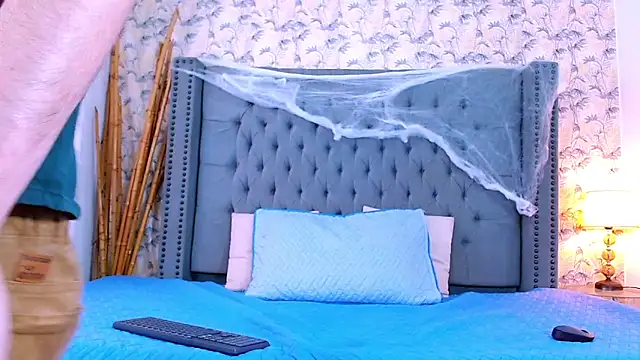 Luke Carter online show from 10/17/25, 01:14