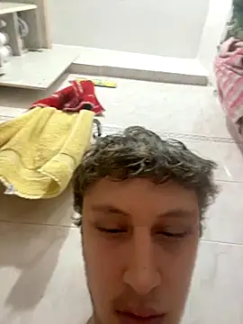 Snapshot of efeeee35 chatting on 10/28/25, 10:01 efeeee35 online show from 10/28/25, 10:01