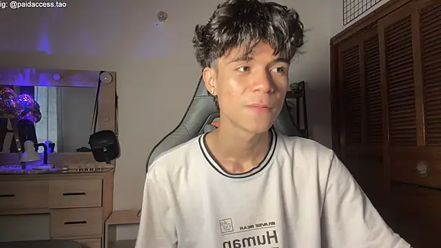 OopsAgain  online show from 06/04/26, 07:31
