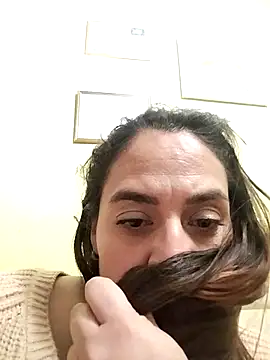 Snapshot of denissebombon chatting on 02/03/26, 02:53 denissebombon online show from 02/03/26, 02:53