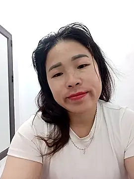 Snapshot of sumy-00 chatting on 02/04/26, 01:22 sumy-00 online show from 02/04/26, 01:22