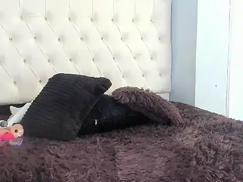 Snapshot of Sally_Moonn chatting on 09/15/25, 06:08 Sally Moonn online show from 09/15/25, 06:08