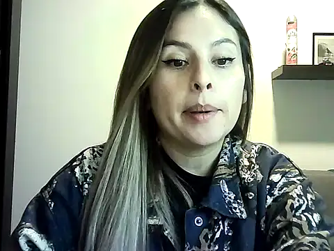 Snapshot of Valery__Rouse_ chatting on 06/27/26, 04:17 Valery Rouse online show from 06/27/26, 04:17