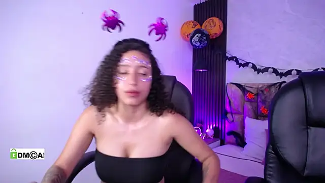 alondraandsweet1 online show from 10/31/25, 02:18