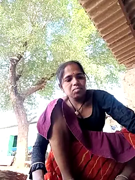 Snapshot of Hot-honi chatting on 09/09/25, 02:33 Hot-honi online show from 09/09/25, 02:33