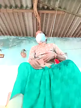 Snapshot of Hot-honi chatting on 09/20/25, 12:06 Hot-honi online show from 09/20/25, 12:06