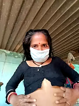 Snapshot of Hot-honi chatting on 10/08/25, 04:10 Hot-honi online show from 10/08/25, 04:10