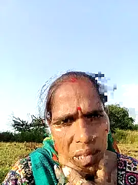 Snapshot of Hot-honi chatting on 10/10/25, 11:31 Hot-honi online show from 10/10/25, 11:31