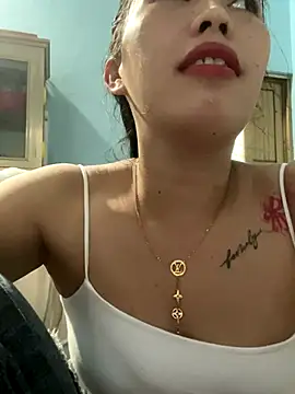 Bear-cute00 online show from 09/25/25, 12:14