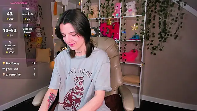 Lynn Martin online show from 11/27/25, 01:02