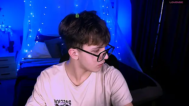 travis wolf  online show from 11/24/25, 07:57