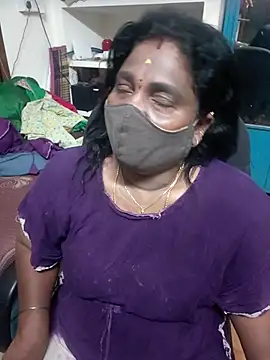 Snapshot of Tamil_Kavitha10 chatting on 02/22/26, 09:24 Tamil Kavitha10 online show from 02/22/26, 09:24