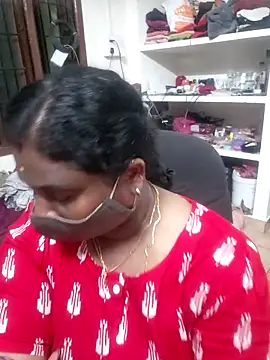 Snapshot of Tamil_Kavitha10 chatting on 03/13/26, 07:42 Tamil Kavitha10 online show from 03/13/26, 07:42