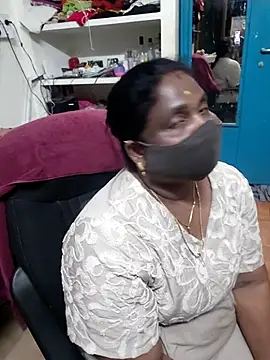 Snapshot of Tamil_Kavitha10 chatting on 04/10/26, 06:56 Tamil Kavitha10 online show from 04/10/26, 06:56