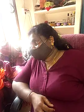Snapshot of Tamil_Kavitha10 chatting on 04/17/26, 09:45 Tamil Kavitha10 online show from 04/17/26, 09:45
