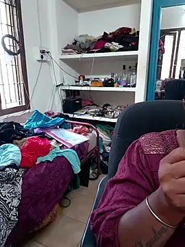 Snapshot of Tamil_Kavitha10 chatting on 04/23/26, 01:07 Tamil Kavitha10 online show from 04/23/26, 01:07