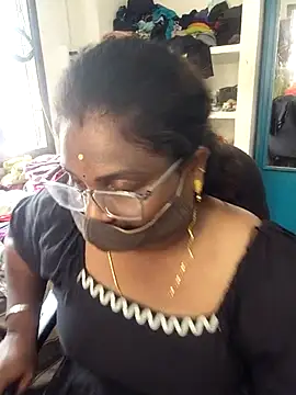 Snapshot of Tamil_Kavitha10 chatting on 06/18/26, 06:46 Tamil Kavitha10 online show from 06/18/26, 06:46