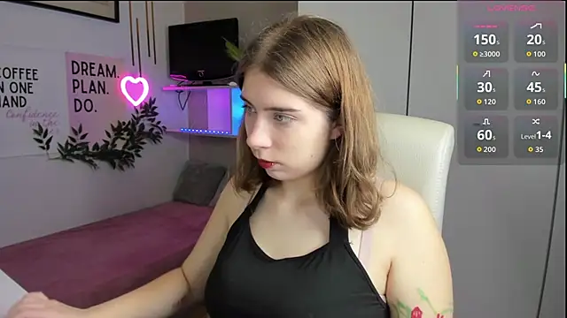 Snapshot of DianaGalaxy chatting on 10/19/25, 08:31 DianaGalaxy online show from 10/19/25, 08:31