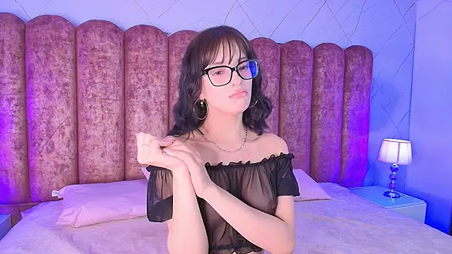 Snapshot of Sweet_1Angel chatting on 07/19/26, 03:43 Sweet 1Angel online show from 07/19/26, 03:43