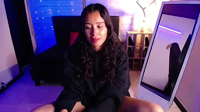  Mia Evans 1 online show from 11/08/25, 07:45