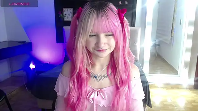 Snapshot of _Charlotte_Collins_ chatting on 07/01/26, 04:29 Charlotte Collins online show from 07/01/26, 04:29