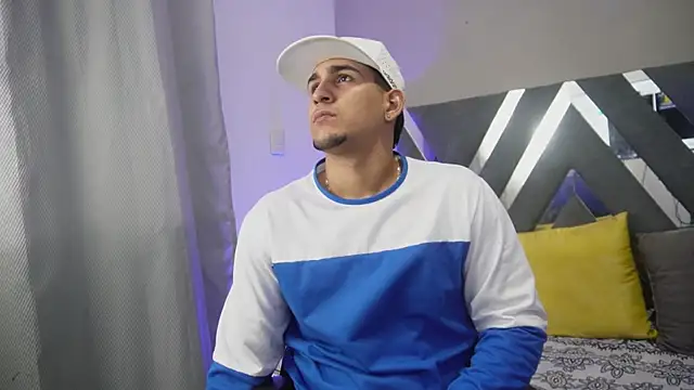 massimo vidal  online show from 10/04/25, 03:37