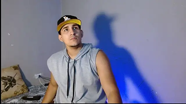 massimo vidal  online show from 11/16/25, 02:39