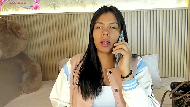 Snapshot of Liss-Reyes chatting on 07/20/26, 01:35 Liss-Reyes online show from 07/20/26, 01:35