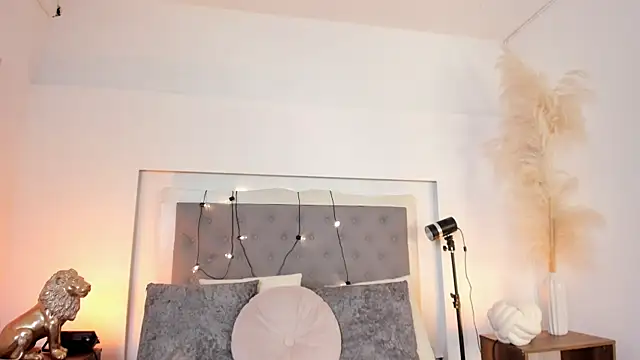 lea walkerr online show from 02/27/26, 08:09