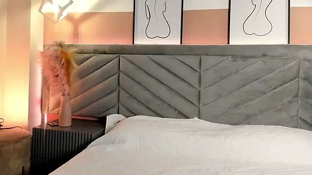 Mia Valentine  online show from 09/24/25, 08:45